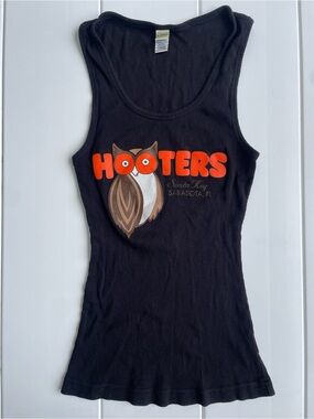 Kavio! Hooters Restaurant Tank, Size L